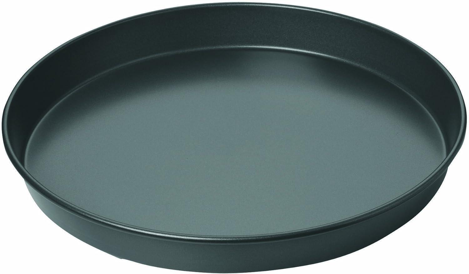 Chicago Deep Dish Showdown: Carbon Steel vs. Traditional Pans
