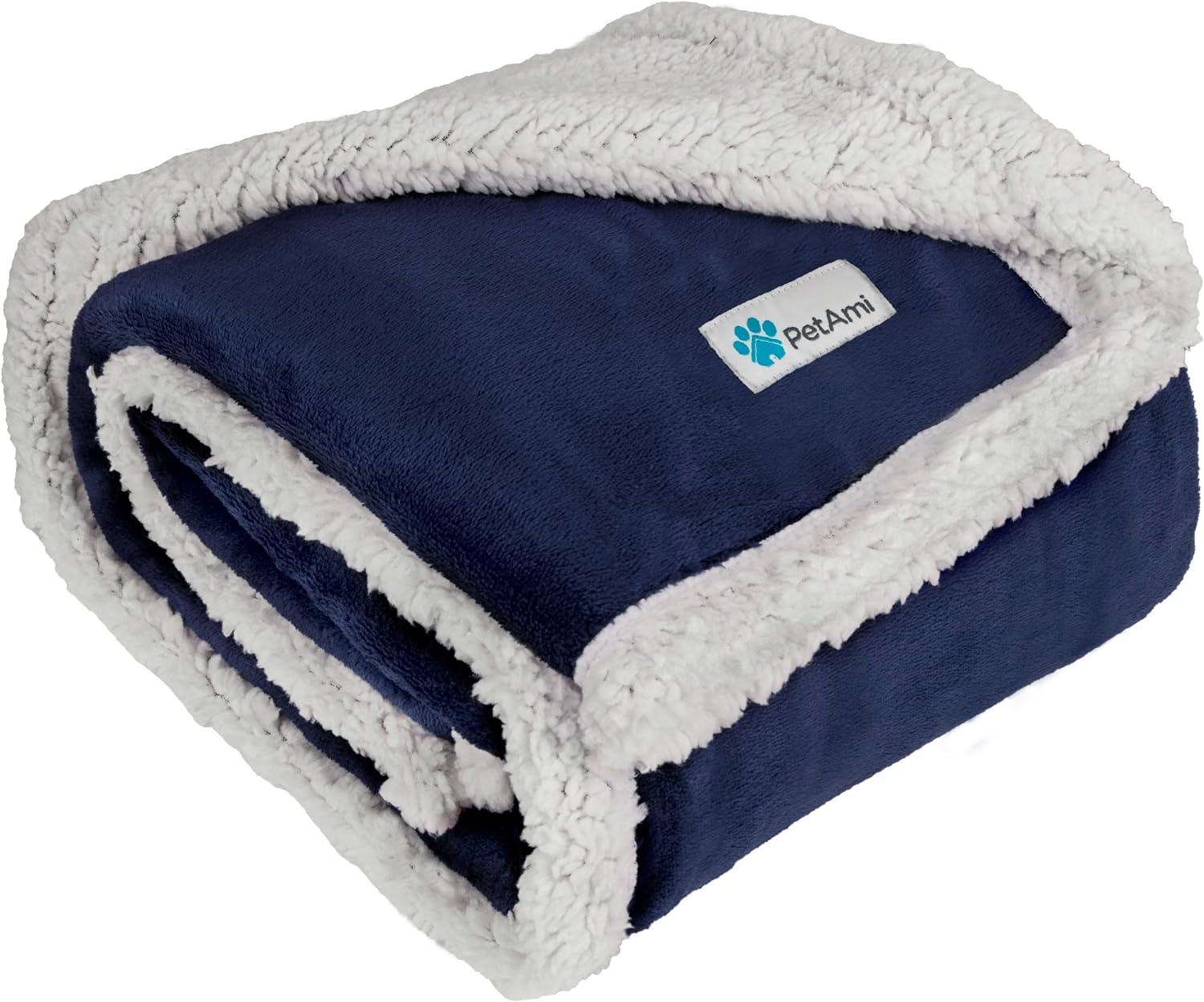 Pet Blankets Showdown: Soft Sherpa vs. Fleece Benefits