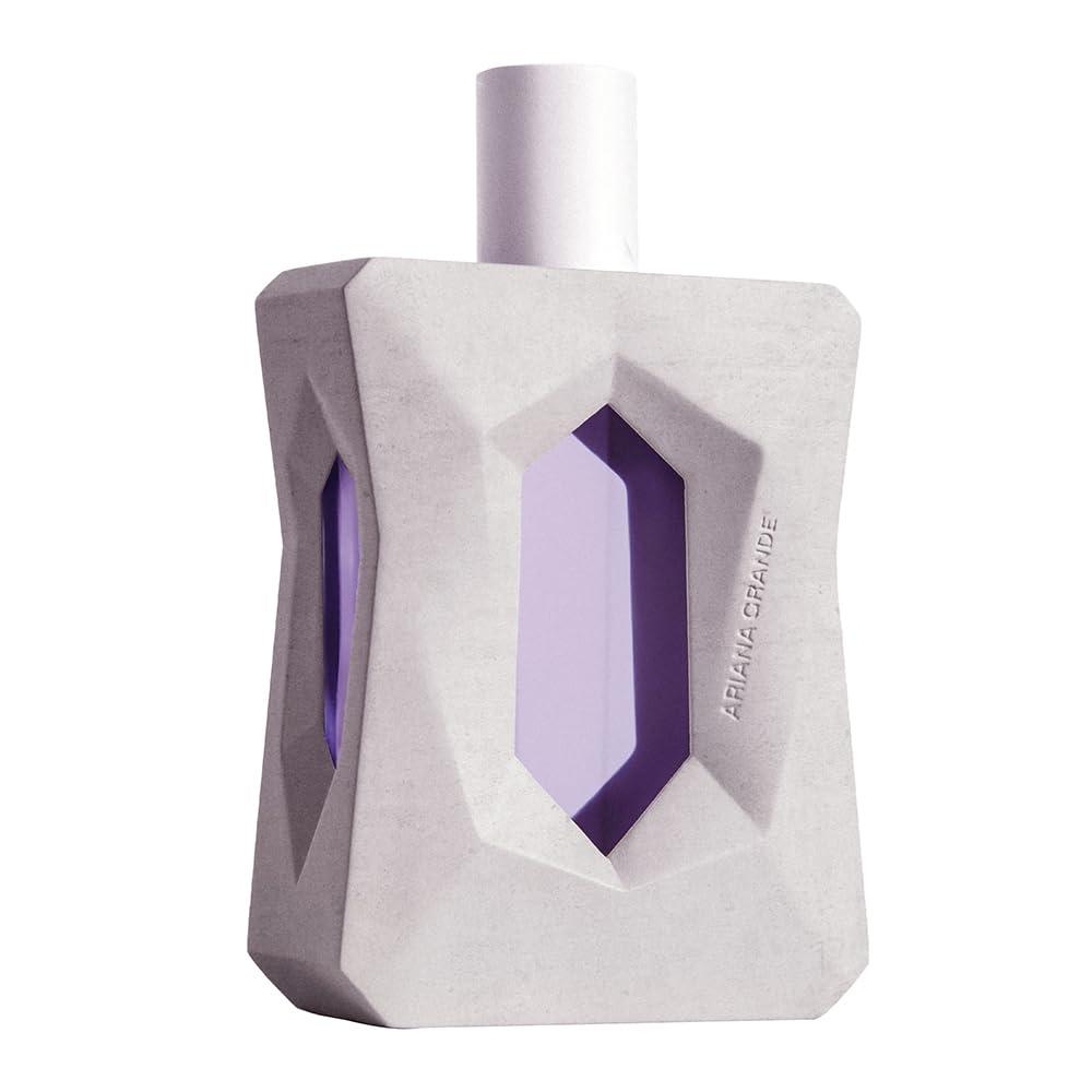 Versus Guide: Ariana's Perfume – Fruity Musk, Orris Notes… Tested Love Or Break?